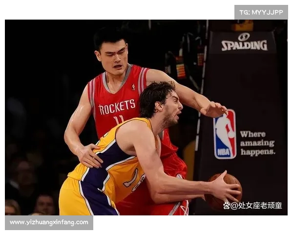 姚明加盟火箭推动NBA全球化进程，开启中国篮球崛起新纪元
